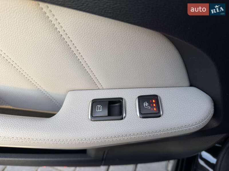 Седан Mercedes-Benz E-Class 2012 в Черновцах