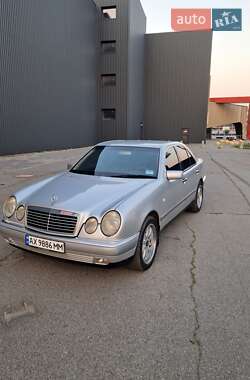 Седан Mercedes-Benz E-Class 1998 в Харкові