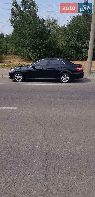 Седан Mercedes-Benz E-Class 2011 в Запоріжжі