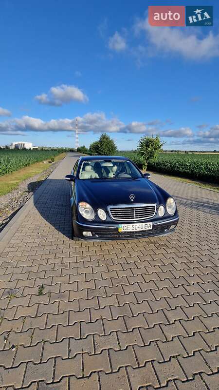 Седан Mercedes-Benz E-Class 2003 в Липовце