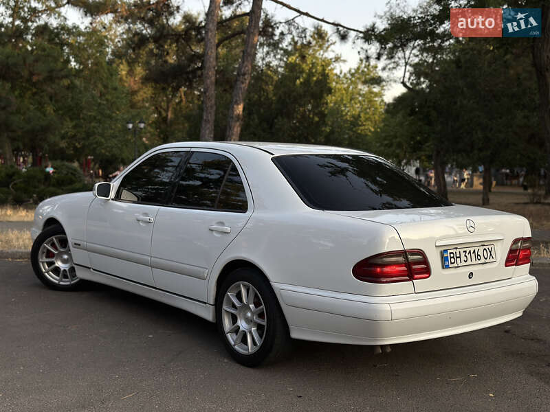 Седан Mercedes-Benz E-Class 2000 в Николаеве