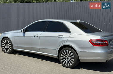 Седан Mercedes-Benz E-Class 2011 в Чернігові