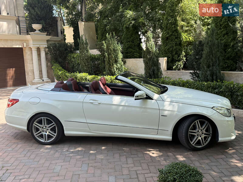 Кабриолет Mercedes-Benz E-Class 2011 в Одессе