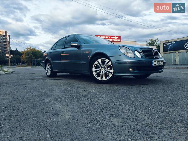 Седан Mercedes-Benz E-Class 2003 в Черновцах