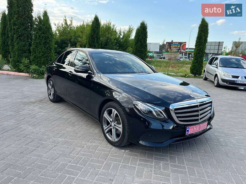 Седан Mercedes-Benz E-Class 2018 в 