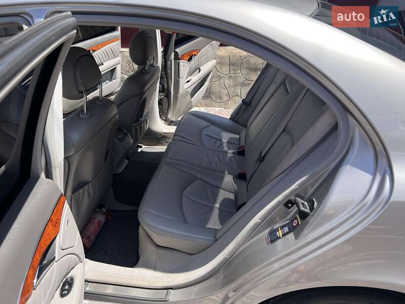 Седан Mercedes-Benz E-Class 2004 в Могилев-Подольске