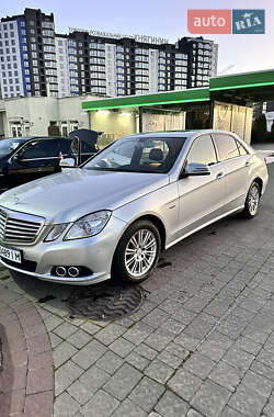 Седан Mercedes-Benz E-Class 2009 в Чернігові