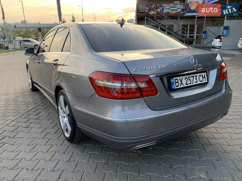 Седан Mercedes-Benz E-Class 2011 в Хмельницком