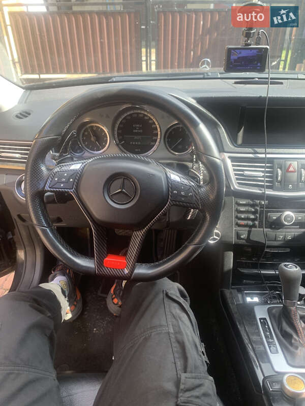 Седан Mercedes-Benz E-Class 2009 в Яворове