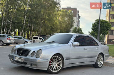 Седан Mercedes-Benz E-Class 2000 в 