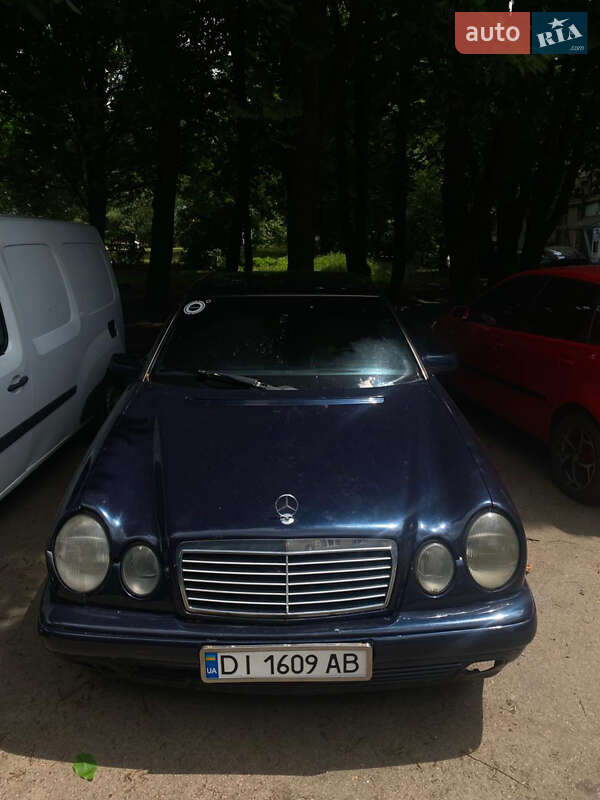 Седан Mercedes-Benz E-Class 1998 в Чернівцях