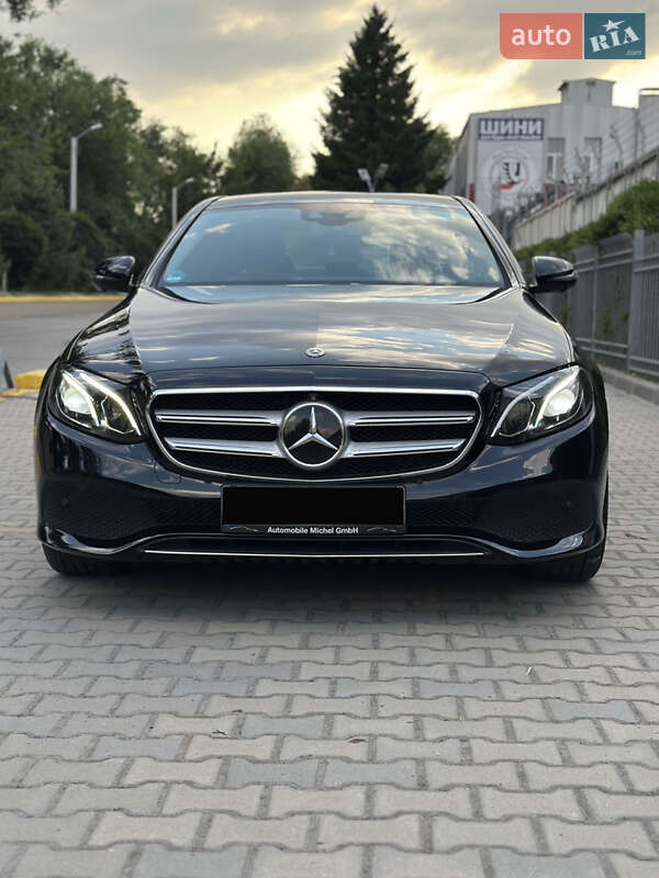 Седан Mercedes-Benz E-Class 2017 в Днепре