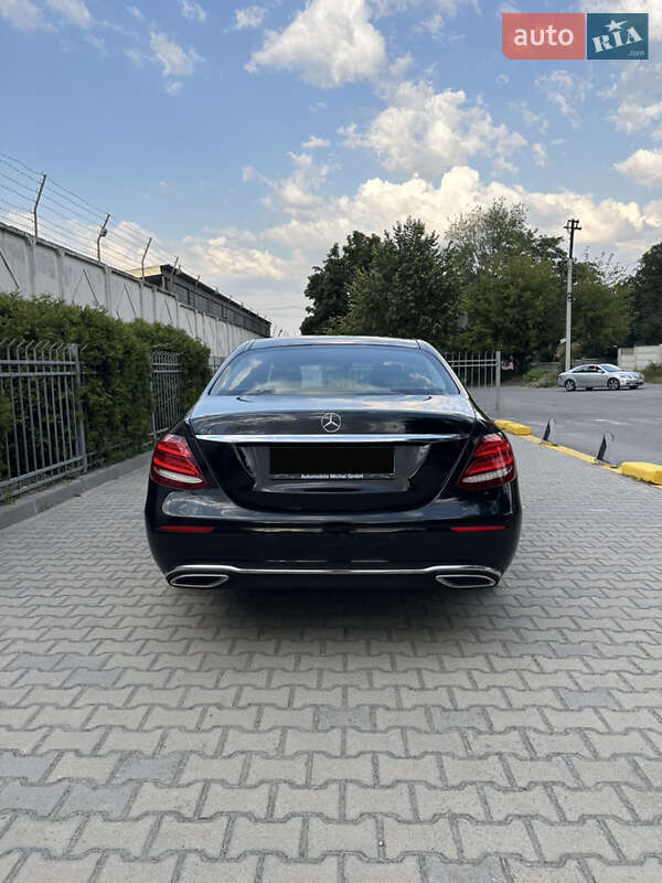Седан Mercedes-Benz E-Class 2017 в Днепре