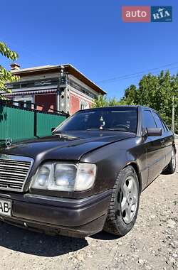 Седан Mercedes-Benz E-Class 1994 в Тернополе