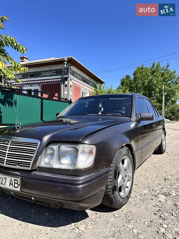 Седан Mercedes-Benz E-Class 1994 в Тернополе