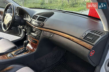 Седан Mercedes-Benz E-Class 2002 в 