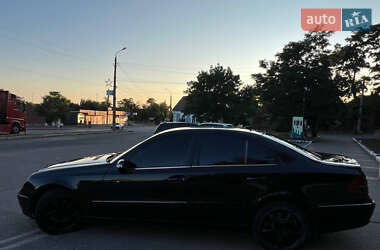 Седан Mercedes-Benz E-Class 2002 в  фото 9 Седан Mercedes-Benz E-Class 2002 в