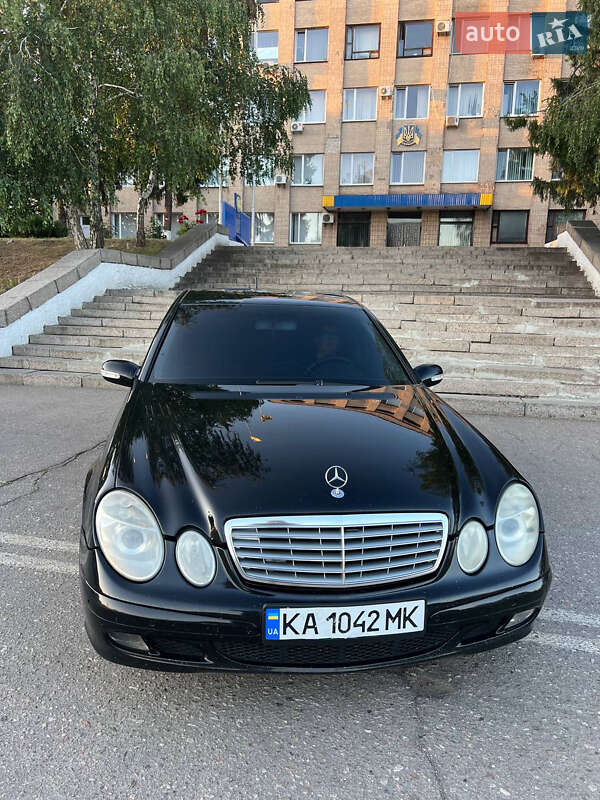 Седан Mercedes-Benz E-Class 2002 в Первомайську