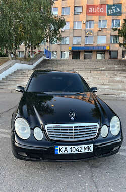 Седан Mercedes-Benz E-Class 2002 в  фото 2 Седан Mercedes-Benz E-Class 2002 в
