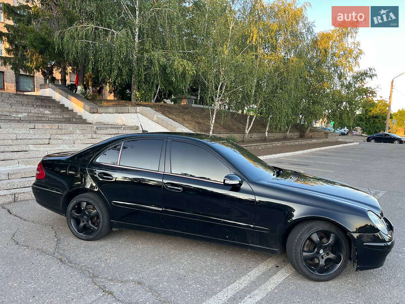 Седан Mercedes-Benz E-Class 2002 в Первомайську