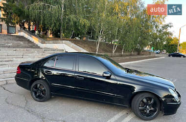 Седан Mercedes-Benz E-Class 2002 в  фото 11 Седан Mercedes-Benz E-Class 2002 в
