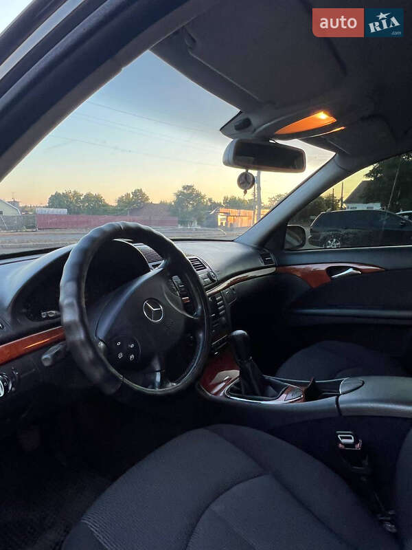 Седан Mercedes-Benz E-Class 2002 в Первомайську