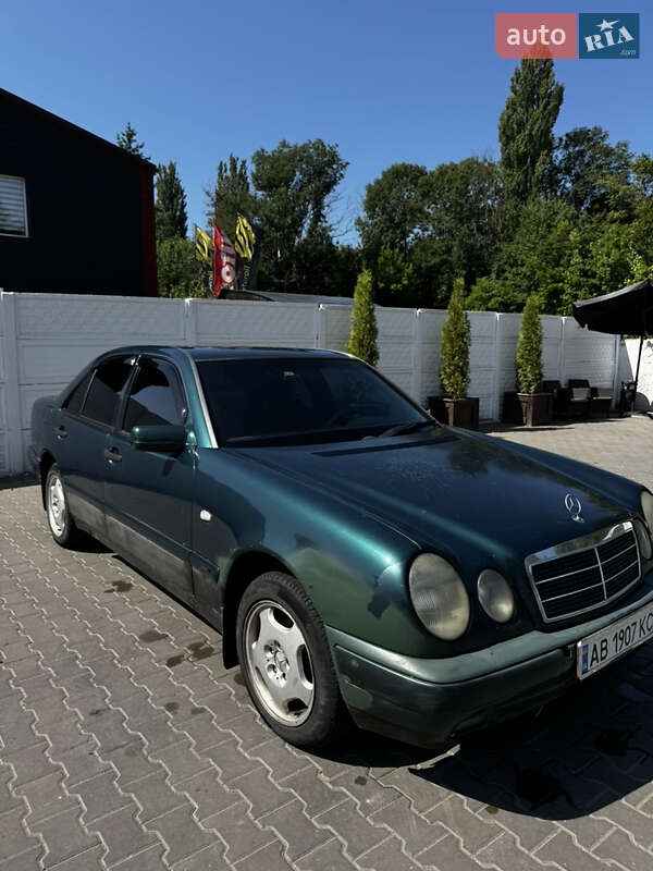Седан Mercedes-Benz E-Class 1996 в Хмельнике