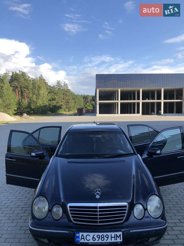 Седан Mercedes-Benz E-Class 2001 в Костополе
