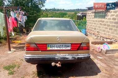 Седан Mercedes-Benz E-Class 1988 в Новомиргороде