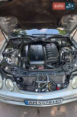 Седан Mercedes-Benz E-Class 2004 в 