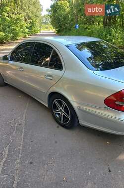 Седан Mercedes-Benz E-Class 2004 в 
