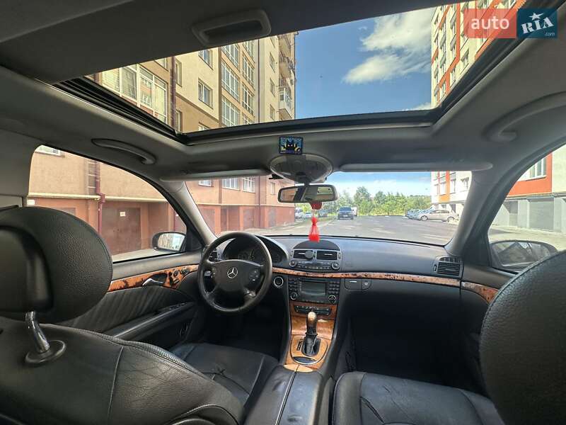 Седан Mercedes-Benz E-Class 2002 в Ивано-Франковске