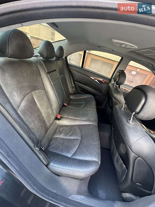 Седан Mercedes-Benz E-Class 2002 в Ивано-Франковске