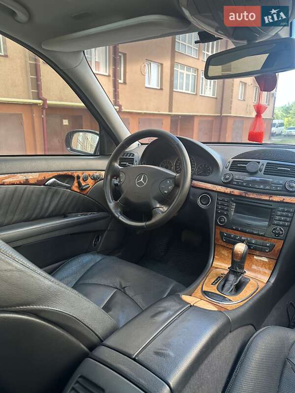 Седан Mercedes-Benz E-Class 2002 в Ивано-Франковске