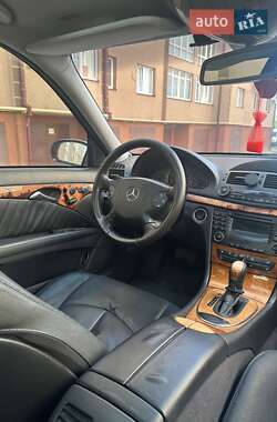 Седан Mercedes-Benz E-Class 2002 в 