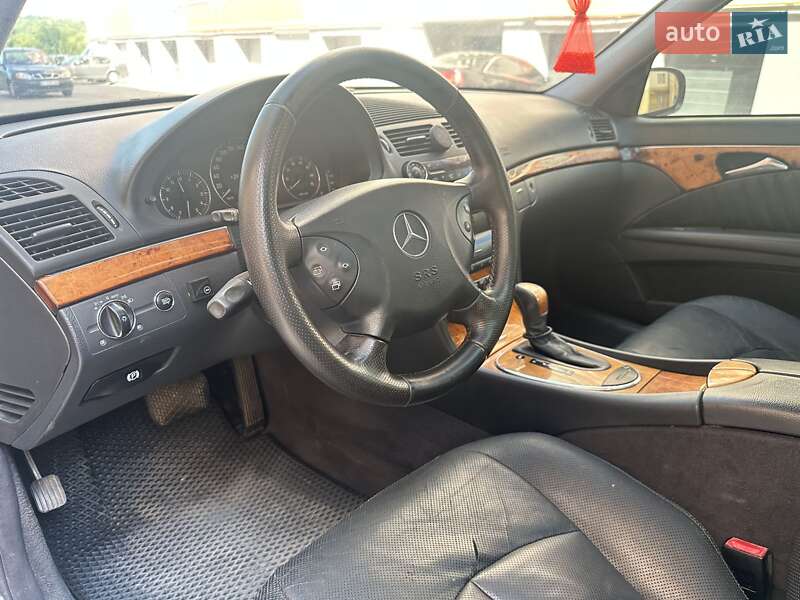 Седан Mercedes-Benz E-Class 2002 в Ивано-Франковске
