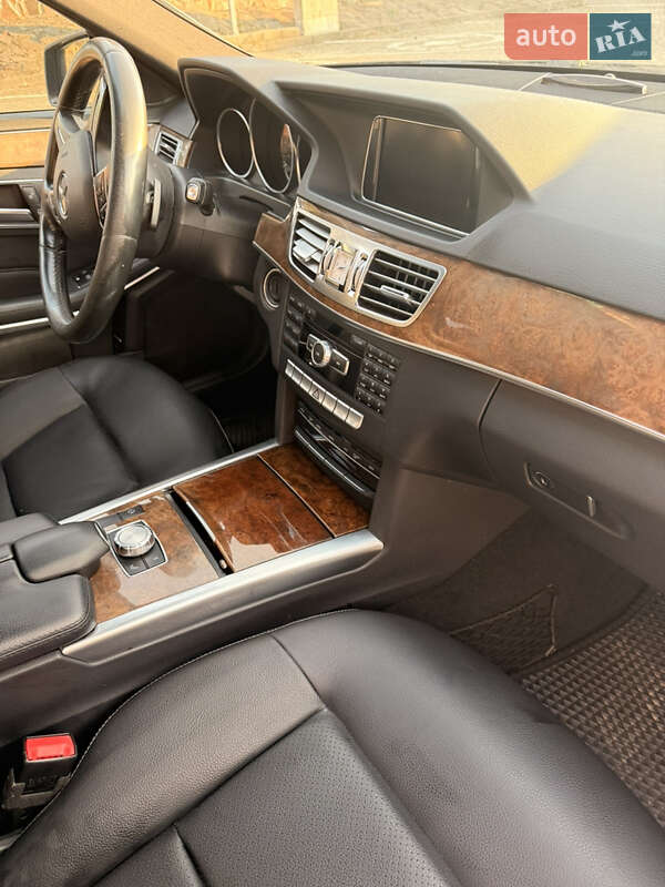 Седан Mercedes-Benz E-Class 2014 в Ужгороде