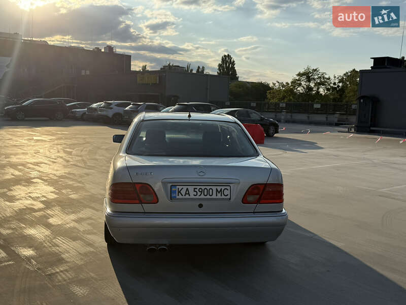 Седан Mercedes-Benz E-Class 1999 в Киеве