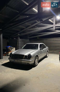 Седан Mercedes-Benz E-Class 1999 в 