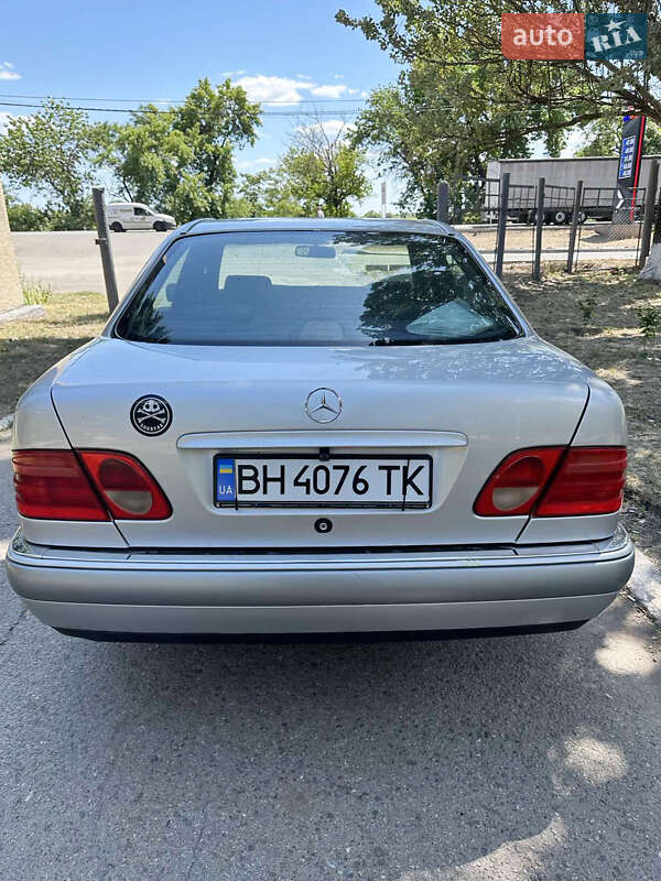 Седан Mercedes-Benz E-Class 1998 в Одессе