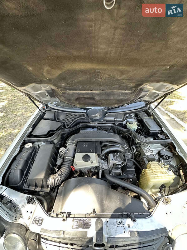 Седан Mercedes-Benz E-Class 1998 в Одессе