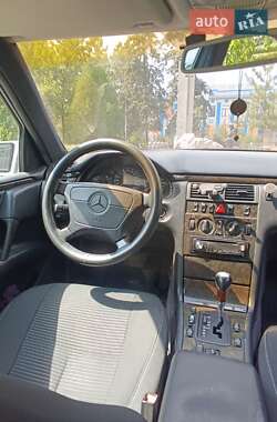 Седан Mercedes-Benz E-Class 1998 в 