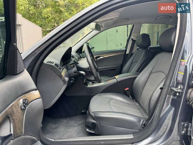 Седан Mercedes-Benz E-Class 2008 в Днепре