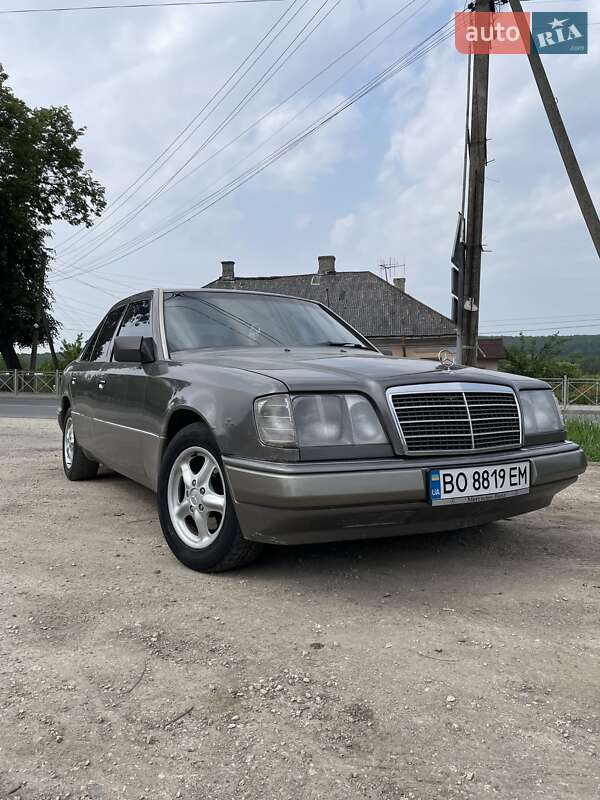 Mercedes-Benz E-Class 1994