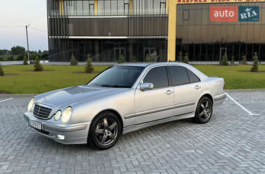 Седан Mercedes-Benz E-Class 2000 в 