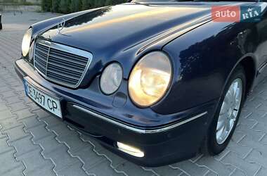 Седан Mercedes-Benz E-Class 2000 в Чернівцях