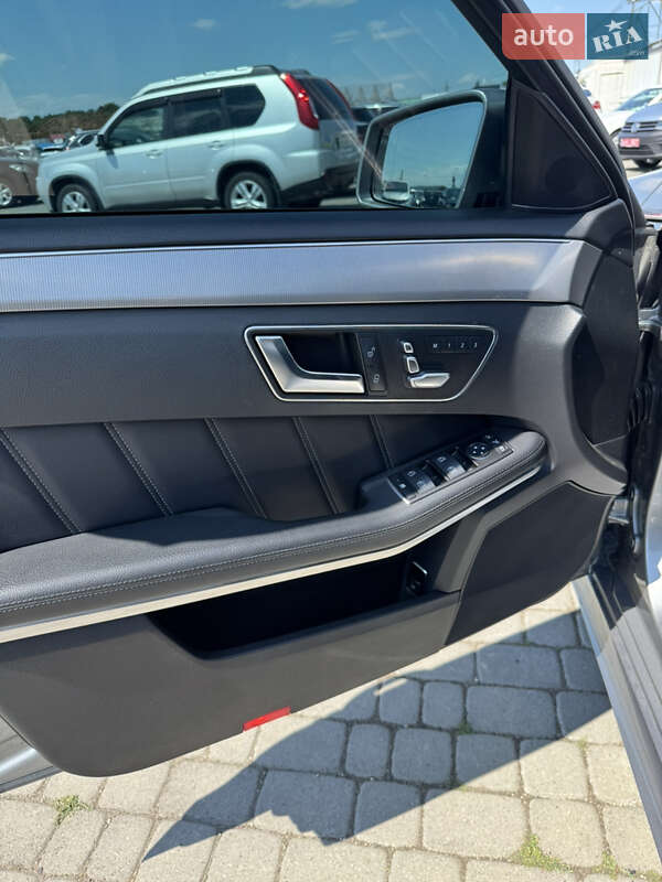 Седан Mercedes-Benz E-Class 2013 в Черновцах
