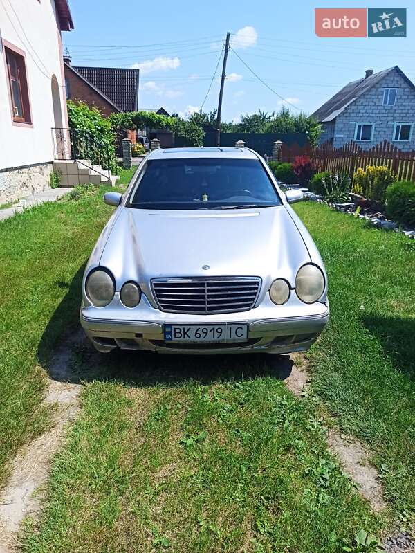 Mercedes-Benz E-Class 2001