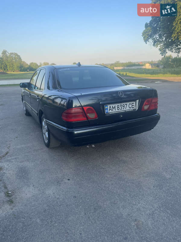 Седан Mercedes-Benz E-Class 1997 в Виннице