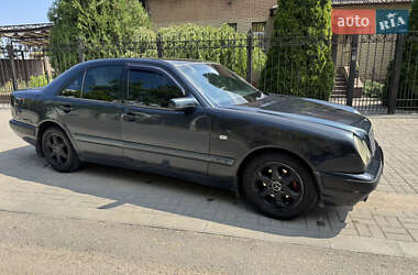 Седан Mercedes-Benz E-Class 1996 в 